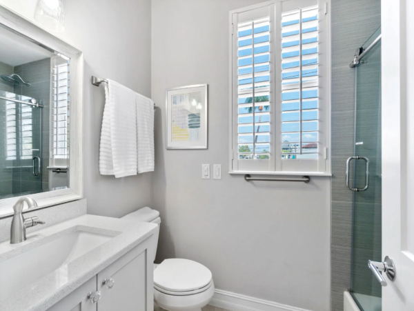 Luxurious 6-Bedroom Beachfront Residence Near Bonita Beach